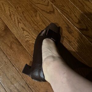 Elegant, Classic Brown Women's Shoes
Very comfortable